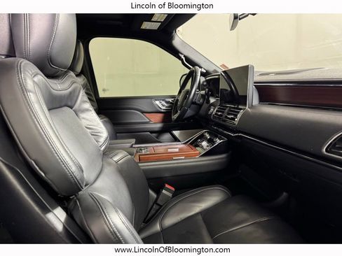 Certified 2022 Lincoln Navigator Reserve AWD/4WD image 16