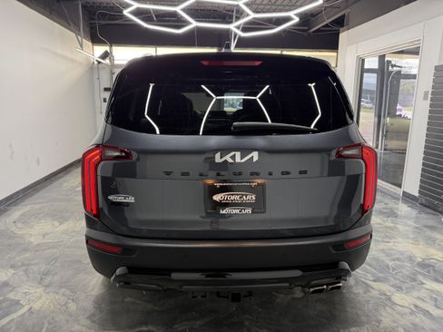 Used 2022 Kia Telluride SX AWD/4WD image 3