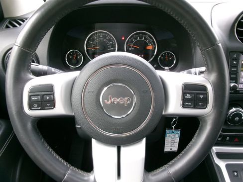 Used 2014 Jeep Compass Latitude w/ Sun/Sound Group image 53