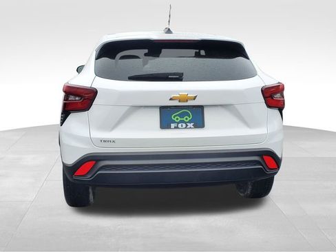 Certified 2024 Chevrolet Trax LS w/ Driver Confidence Package image 4