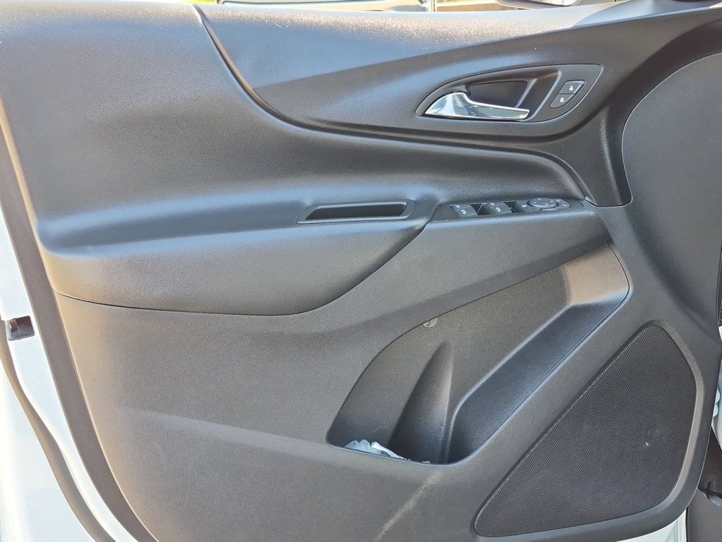 Used 2023 Chevrolet Equinox LT FWD image 22