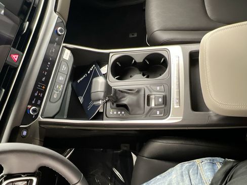New 2026 Kia Carnival FWD image 25