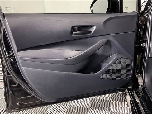 Used 2025 Toyota Corolla LE image 24