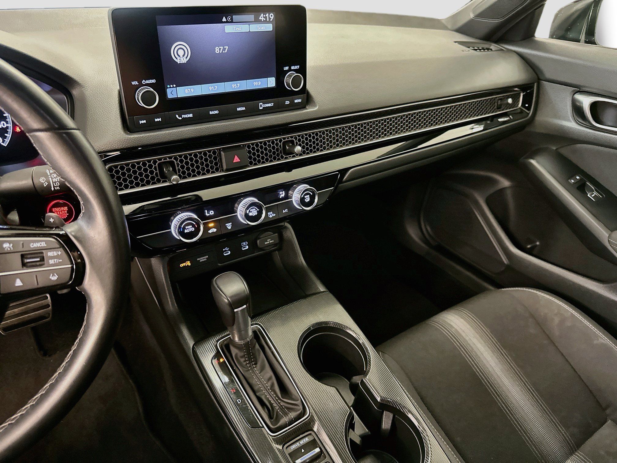 Used 2025 Honda Civic Sport image 25