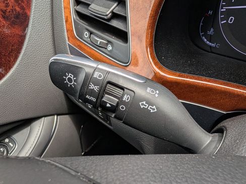 Used 2014 Hyundai Equus Signature RWD image 25