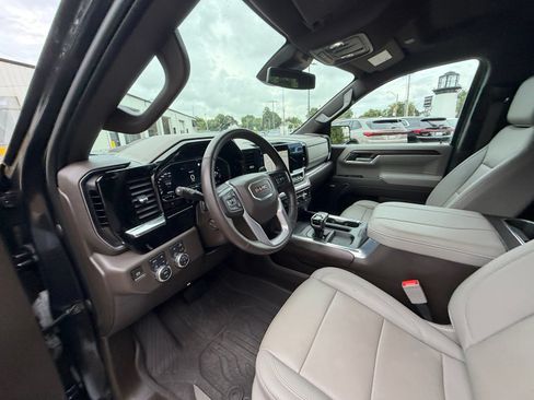 Used 2023 GMC Sierra 1500 SLT w/ SLT Premium Package AWD/4WD image 10