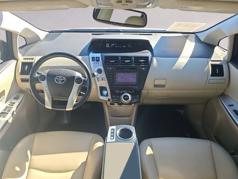 Used 2014 Toyota Prius V Three image 16