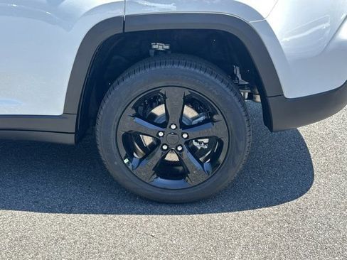 New 2026 Jeep Grand Cherokee Limited AWD/4WD image 18