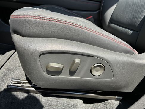 Used 2026 Chevrolet Traverse RS FWD image 27