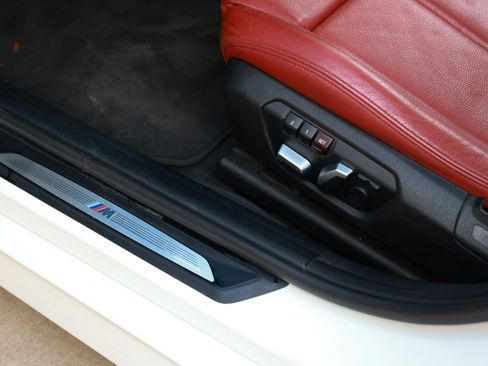 Used 2018 BMW 330i Sedan w/ M Sport Package image 51