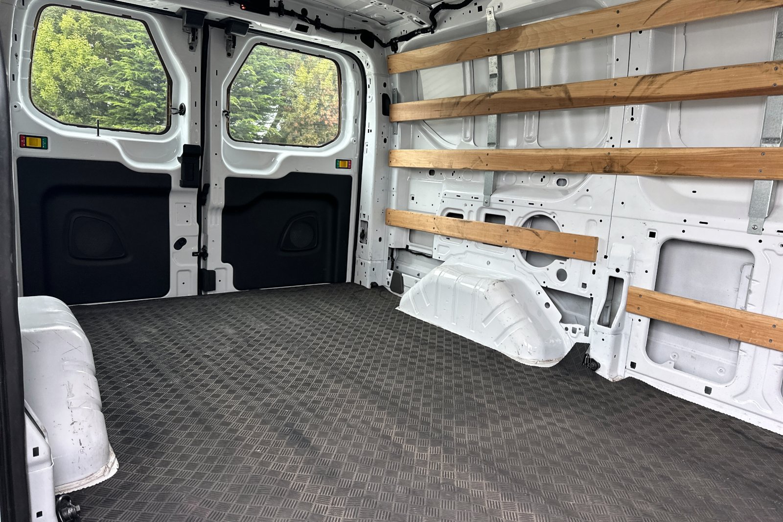Used 2025 Ford Transit 250 Low Roof w/ Exterior Upgrade Package RWD image 11