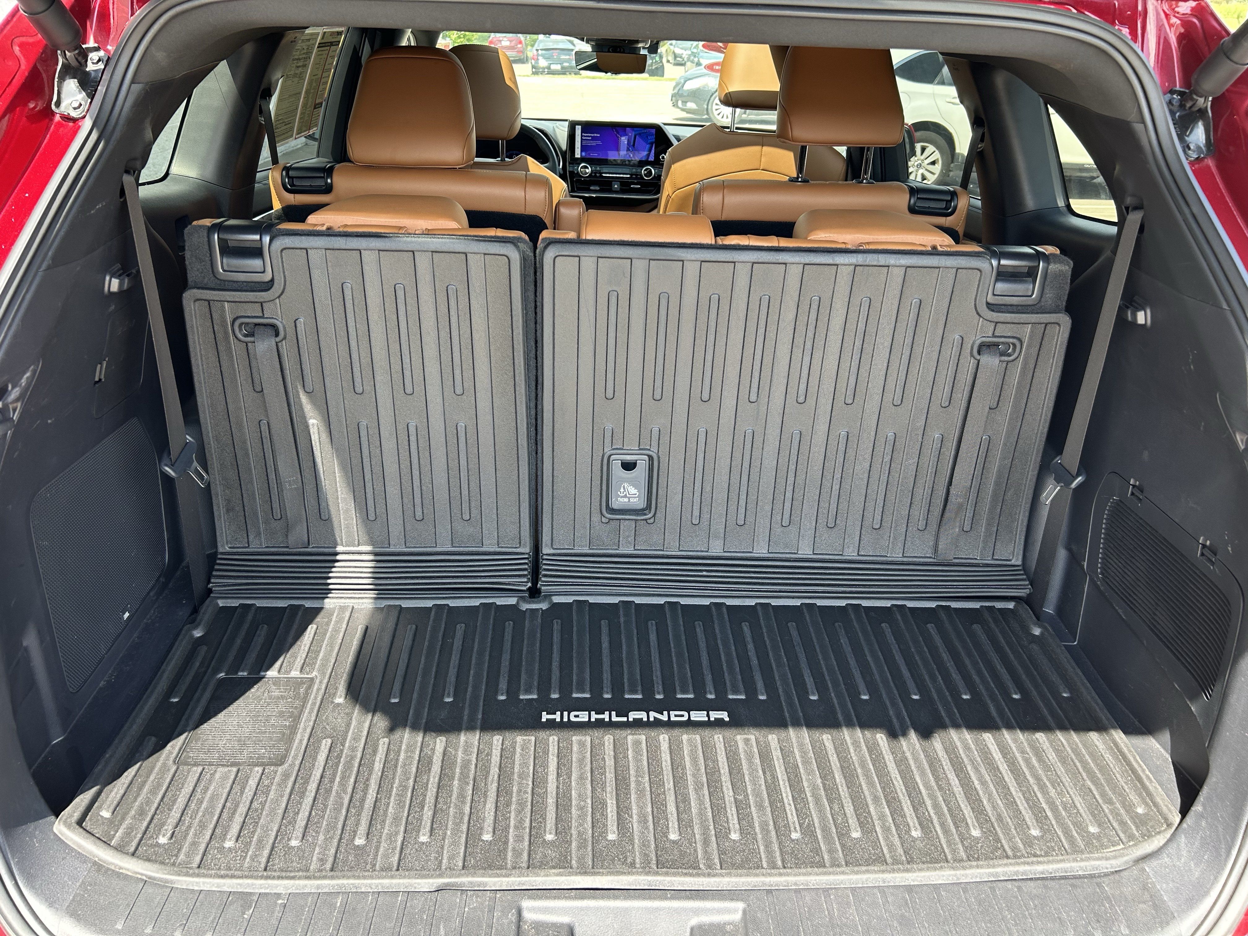 Used 2024 Toyota Highlander Platinum AWD/4WD image 23