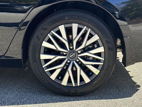 New 2025 Nissan Altima 2.5 SV w/ SV Premium Package image 28