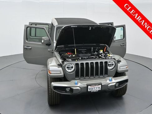 Used 2022 Jeep Wrangler Unlimited Sahara image 40