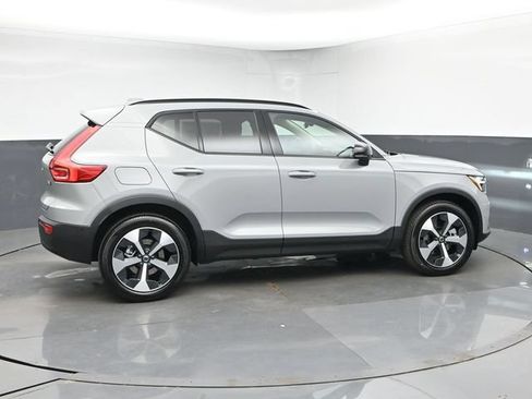 New 2026 Volvo XC40 B5 Plus w/ Protection Package Premier AWD/4WD image 9