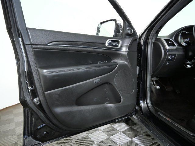 Used 2019 Jeep Grand Cherokee Limited AWD/4WD image 14