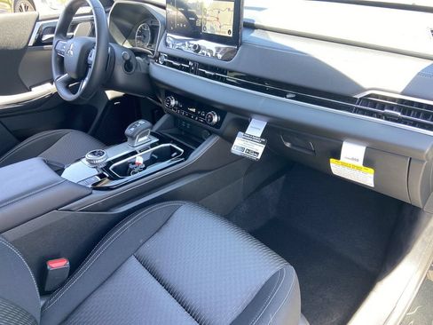 New 2026 Mitsubishi Outlander ES FWD image 25