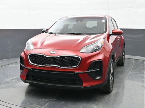 Used 2022 Kia Sportage LX image 4