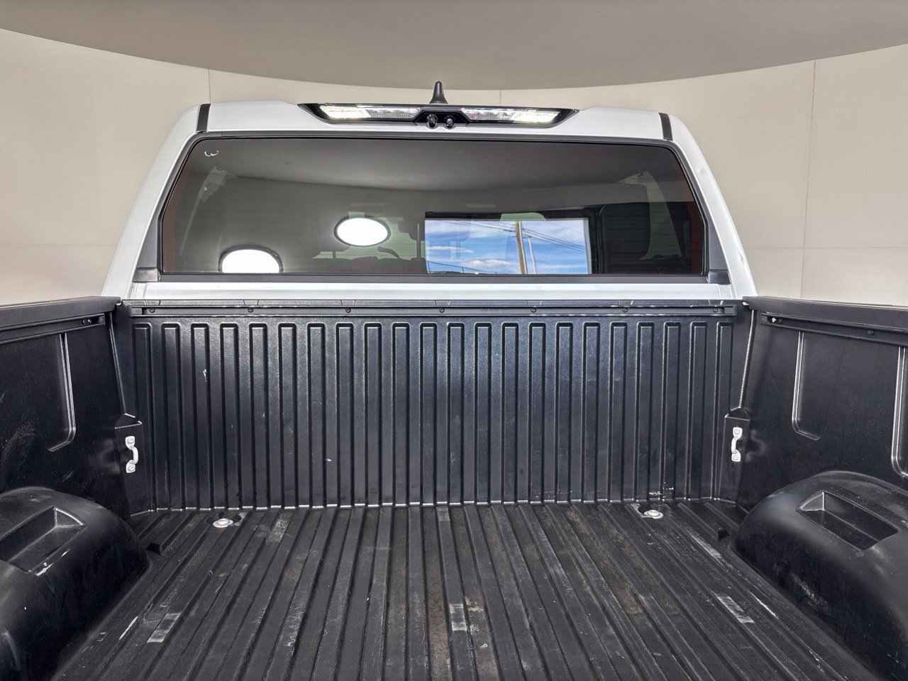 Used 2025 Toyota Tundra Platinum AWD/4WD image 27