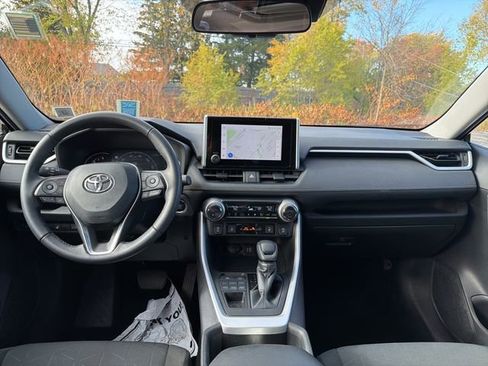 Used 2024 Toyota RAV4 XLE w/ Convenience Package image 6