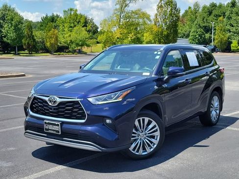 Used 2023 Toyota Highlander Platinum AWD/4WD image 30