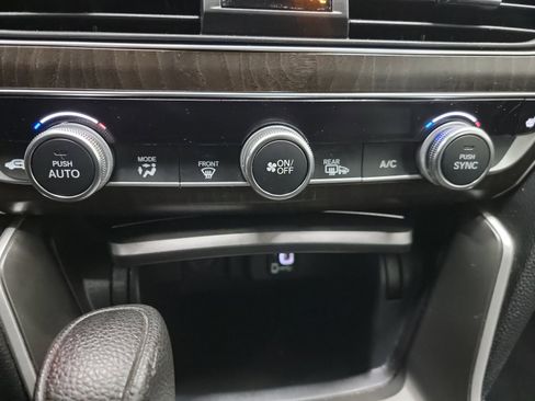 Used 2018 Honda Accord EX image 21