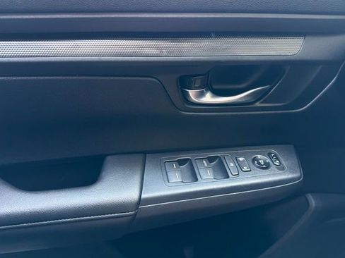 Used 2025 Honda CR-V LX image 11