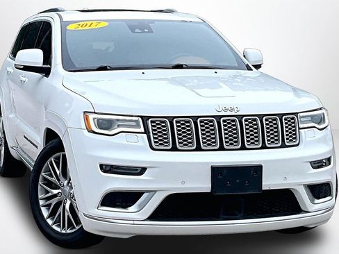Used 2017 Jeep Grand Cherokee Summit w/ Platinum Appearance Package AWD/4WD image 3