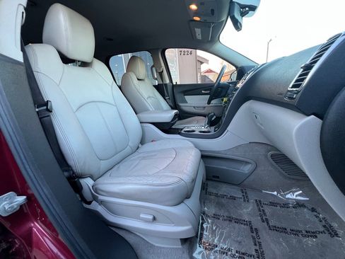Used 2011 GMC Acadia SLT image 19