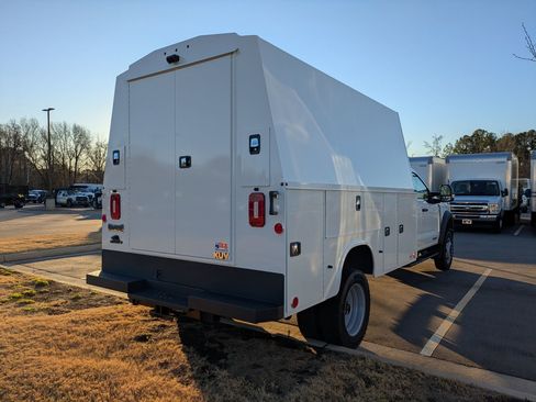 New 2026 Ford F550 4x4 Supercab Super Duty image 4