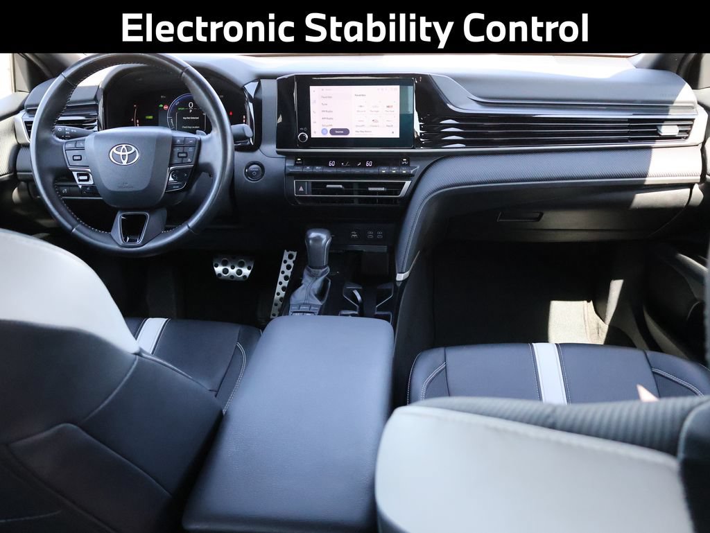 Used 2025 Toyota Camry SE FWD image 7
