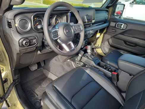 New 2026 Jeep Wrangler Unlimited Sahara AWD/4WD image 19