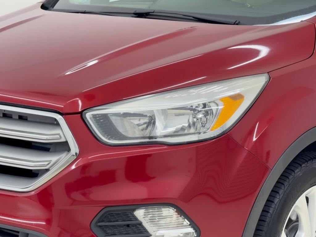Used 2018 Ford Escape SE FWD image 12