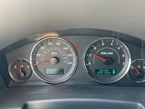 Used 2007 Jeep Commander Limited w/ Trailer Tow Group IV AWD/4WD image 28