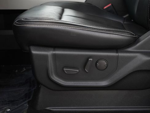 Used 2019 Ford F150 Lariat w/ Equipment Group 502A Luxury AWD/4WD image 23