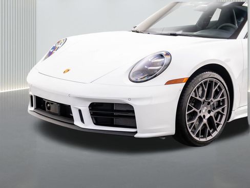 Used 2025 Porsche 911 Carrera S image 31