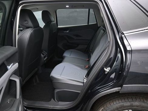 New 2026 Volkswagen Tiguan SE AWD/4WD image 11