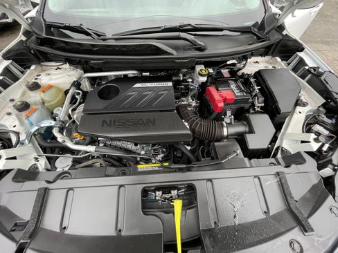 Used 2025 Nissan Rogue SV image 34