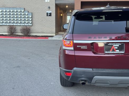 Used 2016 Land Rover Range Rover Sport SE image 5