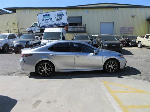 Used 2024 Toyota Camry SE FWD image 7