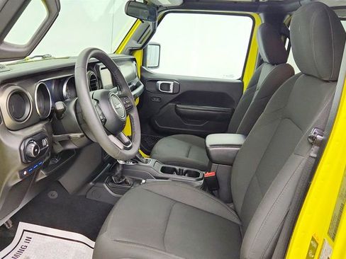 Used 2023 Jeep Wrangler Unlimited w/ Cold Weather Group image 19