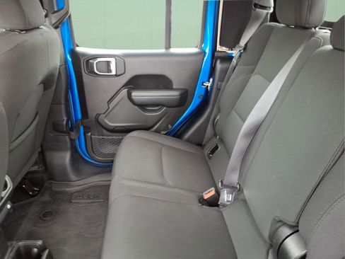 Used 2023 Jeep Gladiator Sport image 9