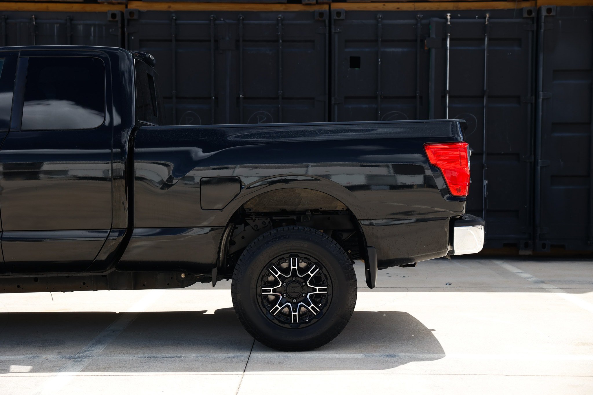 Used 2017 Nissan Titan SV AWD/4WD image 27