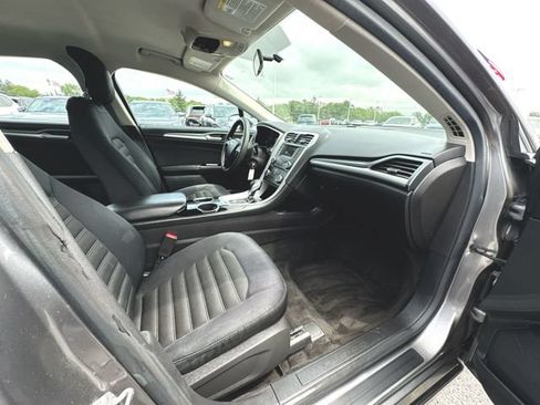 Used 2013 Ford Fusion SE FWD image 26