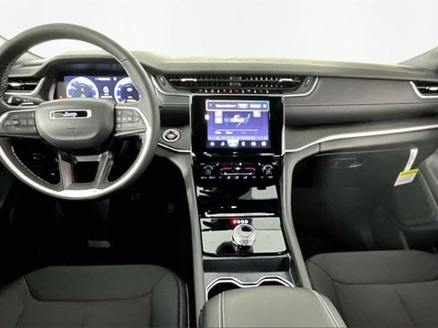 New 2025 Jeep Grand Cherokee L Laredo w/ Luxury Tech Group I image 6