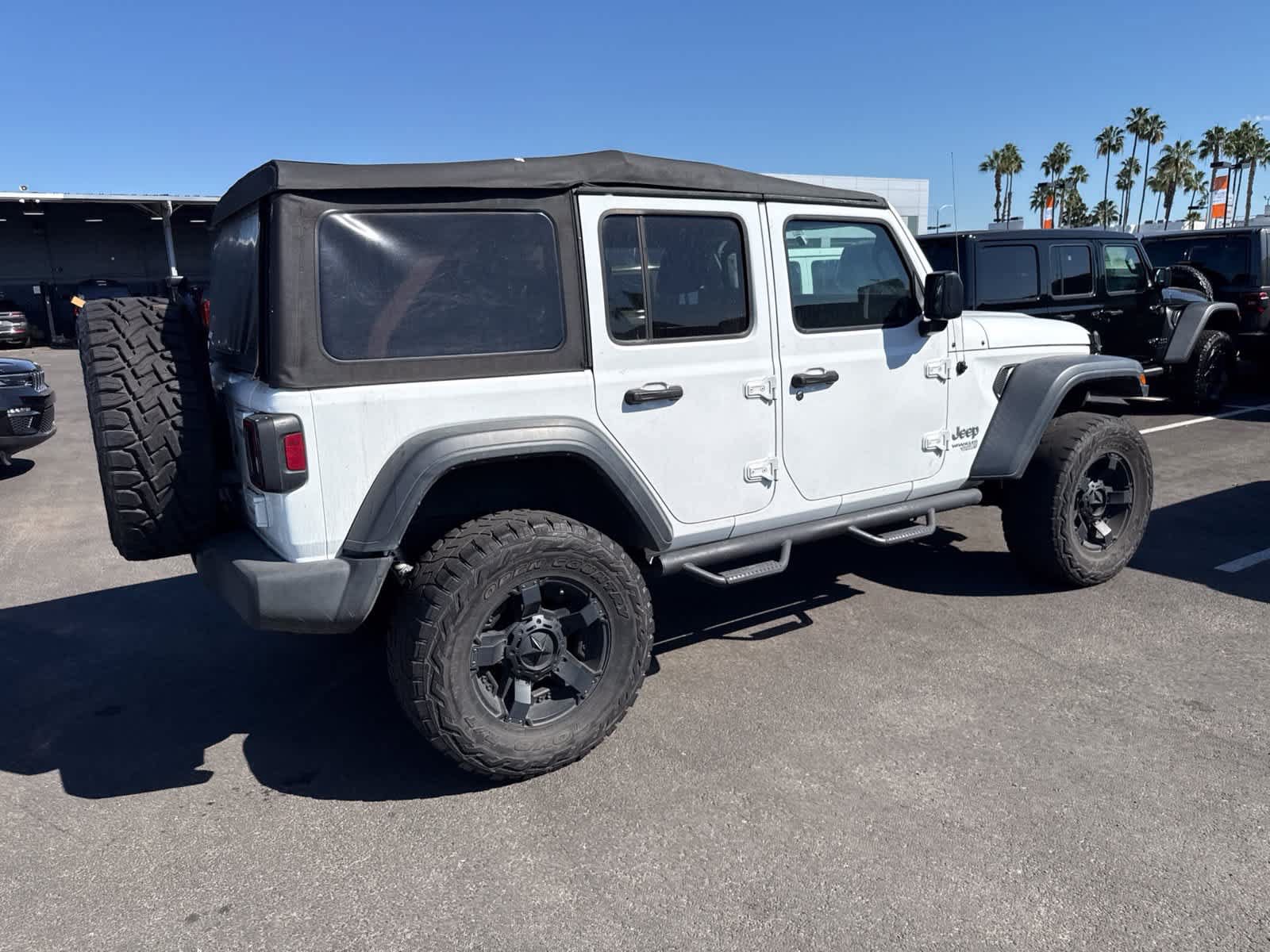 Used 2018 Jeep Wrangler Unlimited Sport S AWD/4WD image 9