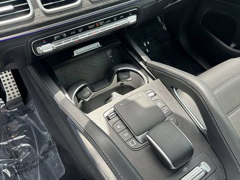 Certified 2025 Mercedes-Benz GLS 580 4MATIC image 33