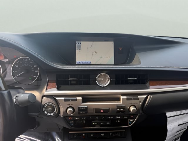 Used 2014 Lexus ES 350 w/ Luxury Package FWD image 14