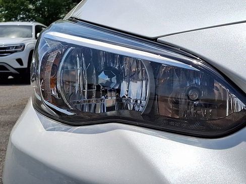 Used 2022 Subaru Crosstrek 2.5i Sport w/ Moonroof Package AWD/4WD image 8
