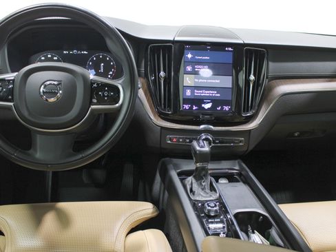 Used 2021 Volvo XC60 T5 Inscription w/ Protection Package Premier image 2